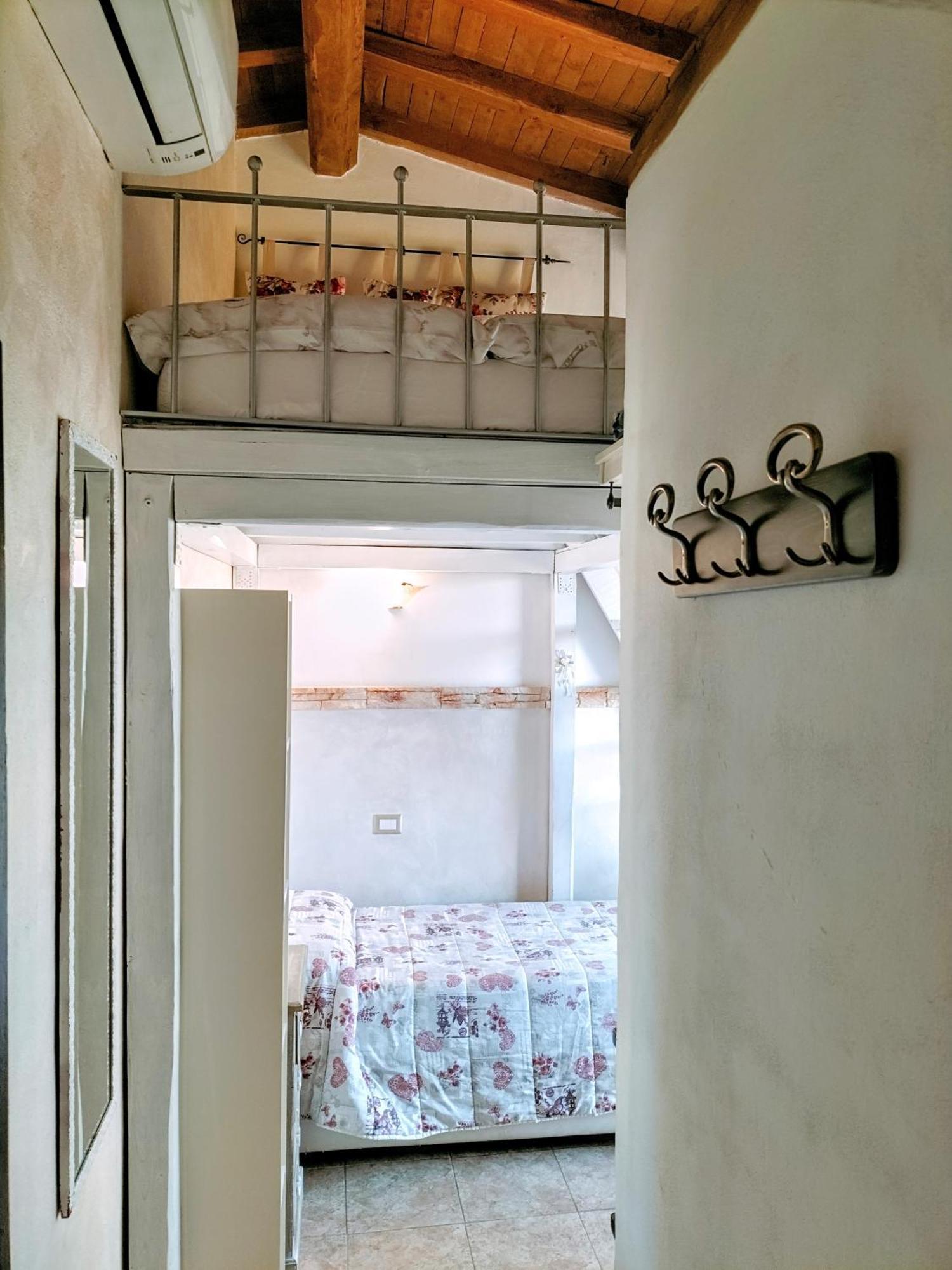 Antico Casale Fabrizi Bed and Breakfast Velletri Eksteriør billede